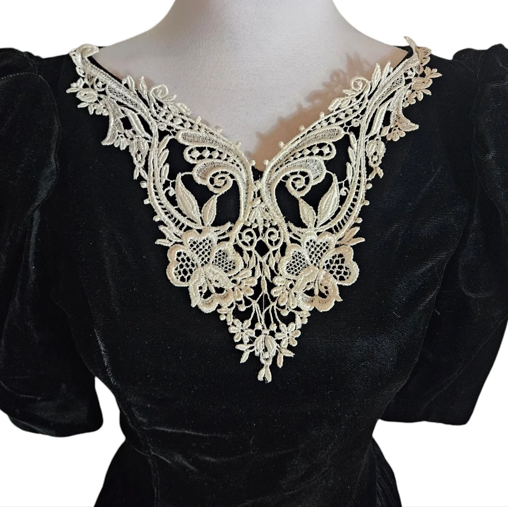 Vintage 80s Gunne Sax By Jessica McClinton Lace Collar Black Velvet Dress Sz 4 ? - Picture 3 of 16